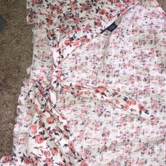 Halter top - Picture 3 of 3